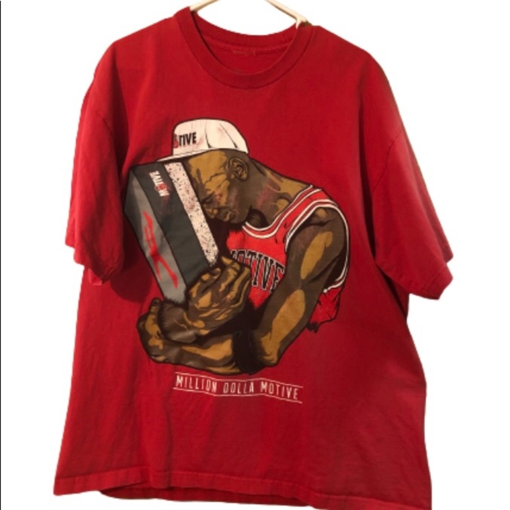 Men’s red graphic print tshirt with Michael Jordan Size XL